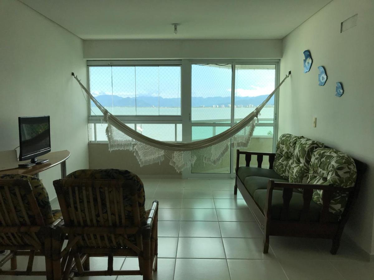 Apartamento pé na areia frente para o Mar e piscina na Prainha Caraguatatuba Exterior foto