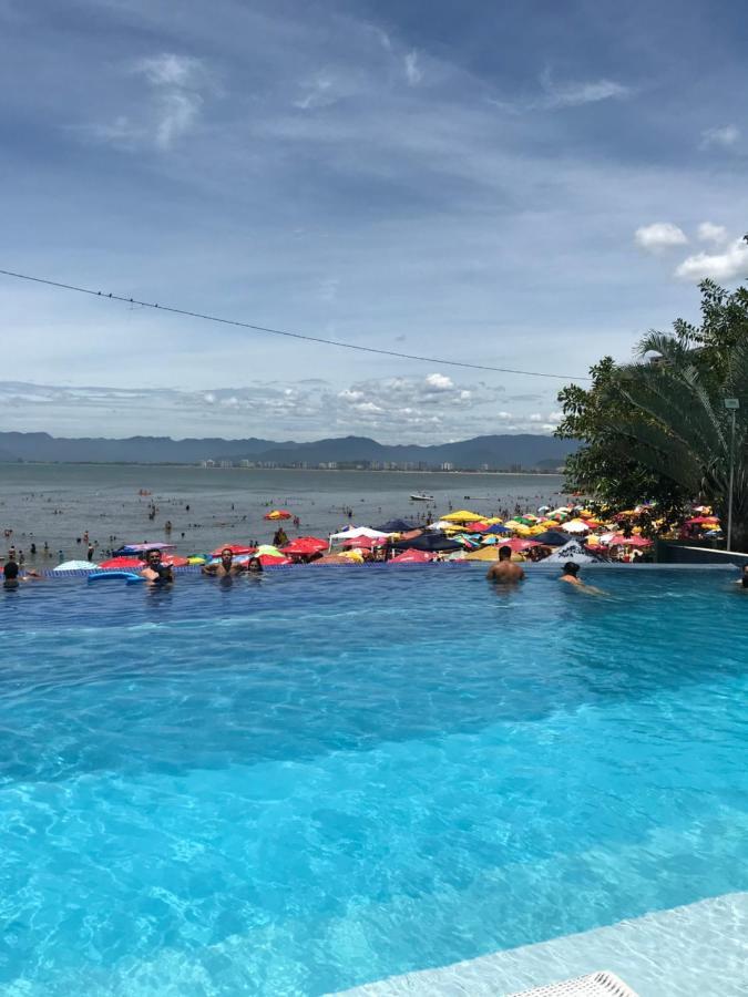 Apartamento pé na areia frente para o Mar e piscina na Prainha Caraguatatuba Exterior foto