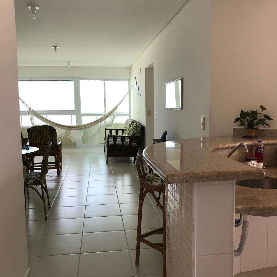 Apartamento pé na areia frente para o Mar e piscina na Prainha Caraguatatuba Exterior foto