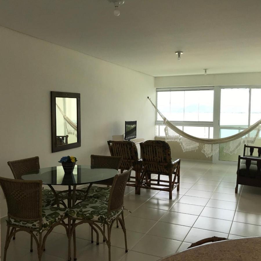 Apartamento pé na areia frente para o Mar e piscina na Prainha Caraguatatuba Exterior foto