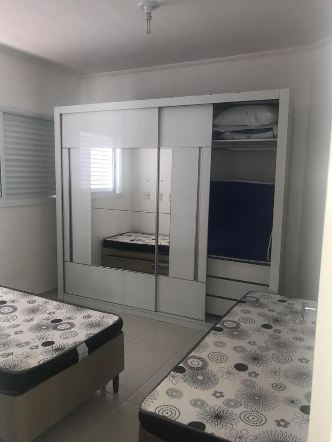 Apartamento pé na areia frente para o Mar e piscina na Prainha Caraguatatuba Exterior foto